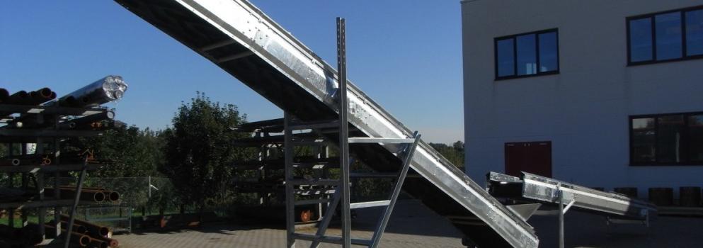 Muldenförderband mit motorischer Schwenkeinrichtung