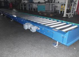 Angetriebene Schwerlast-Rollenbahn für Metallkörbe bis 1.500 kg Einzelgewicht